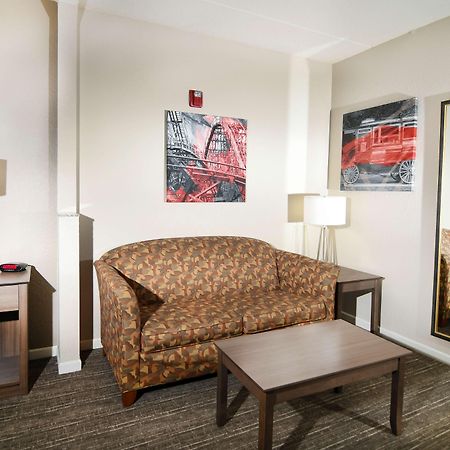 Best Western Plus Sandusky Hotel y Suites Exterior foto